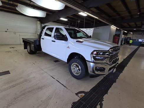 New 2026 RAM 3500 4x4 Crew Cab DRW image 3