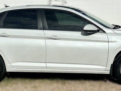 Used 2023 Volkswagen Jetta SE FWD image 7