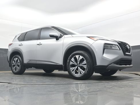 Used 2022 Nissan Rogue SV image 22