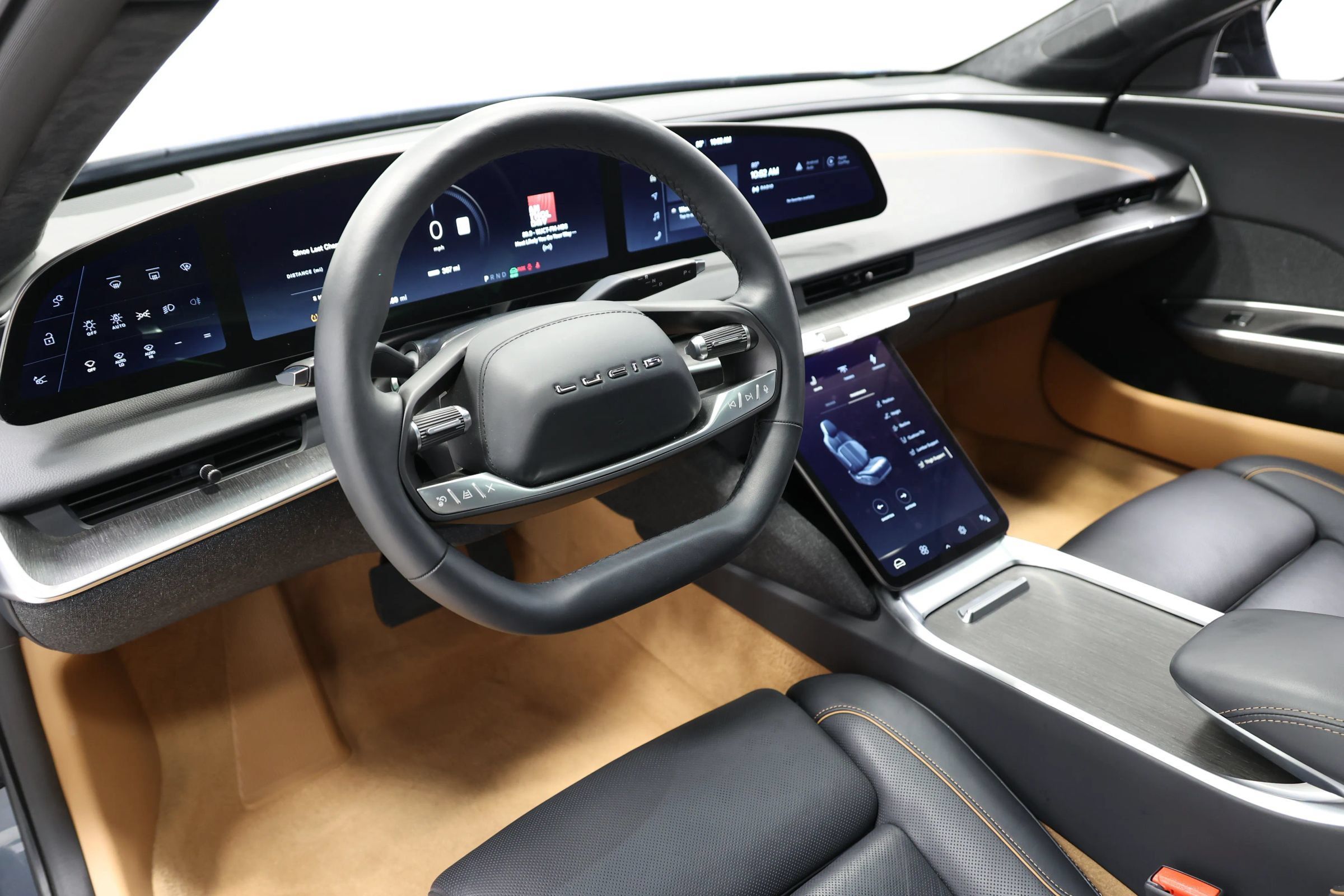Used 2025 Lucid Air Touring AWD/4WD image 2