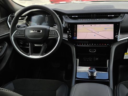 New 2026 Jeep Grand Cherokee Altitude RWD image 19