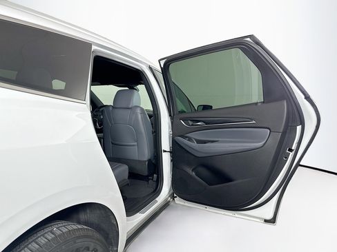 Used 2024 Buick Enclave Premium image 32