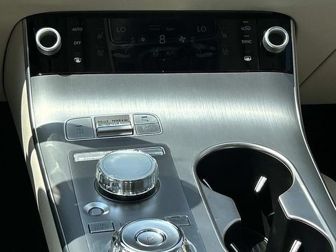 New 2027 Genesis GV70 2.5T Advanced AWD/4WD image 28