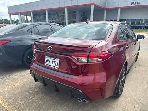 Used 2025 Toyota Corolla SE w/ SE Premium Package FWD image 7