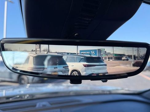 Used 2024 Chevrolet Traverse RS image 20