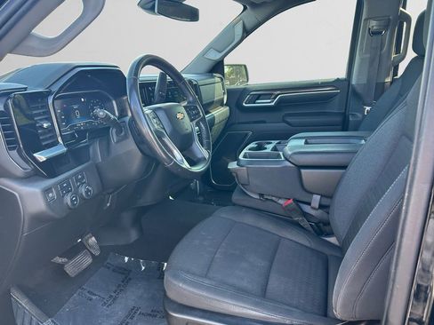 Used 2022 Chevrolet Silverado 1500 LT AWD/4WD image 10