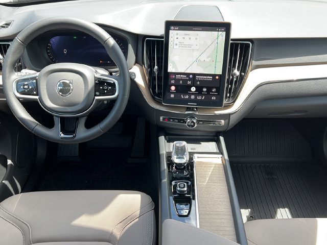 New 2026 Volvo XC60 B5 Plus AWD/4WD image 10