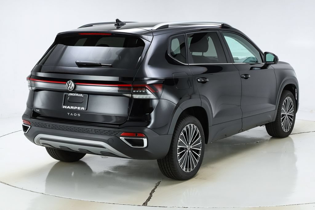 New 2026 Volkswagen Taos SE FWD image 9