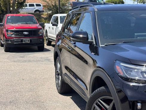 Certified 2025 Ford Explorer ST-Line w/ ST-Line Street Pack AWD/4WD image 5