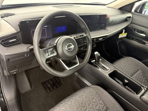 Used 2026 Nissan Kicks SV w/ Cold Weather Package FWD image 15