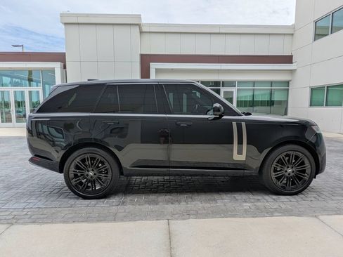 Certified 2025 Land Rover Range Rover SE AWD/4WD image 5