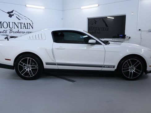 Used 2011 Ford Mustang GT Premium w/ 402A Rapid Spec Order Code RWD image 8