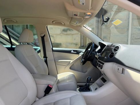 Used 2014 Volkswagen Tiguan SE FWD image 29