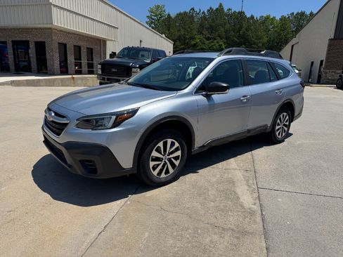 Used 2021 Subaru Outback AWD/4WD image 1