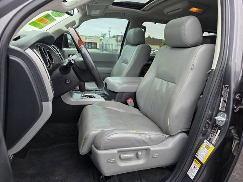 Used 2014 Toyota Sequoia Platinum AWD/4WD image 10
