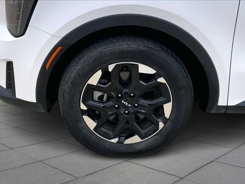 Used 2024 Kia Sorento S image 10