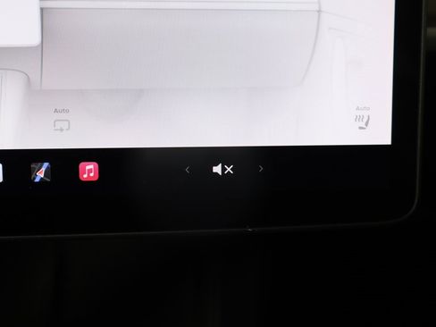 Used 2023 Tesla Model 3 Standard Range image 47