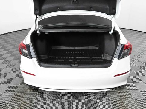 Used 2024 Honda Civic Sport image 7