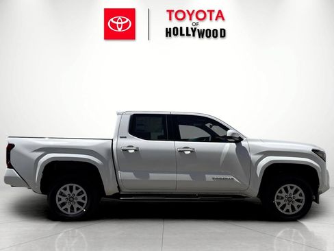 New 2026 Toyota Tacoma SR5 AWD/4WD image 3
