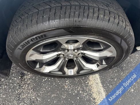 Used 2022 RAM 1500 Limited w/ Body-Colour Bumper Group image 10