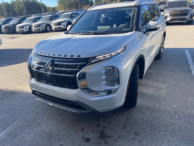 Used 2026 Mitsubishi Outlander SEL FWD image 3