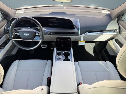 New 2026 Cadillac Vistiq Luxury AWD/4WD image 16