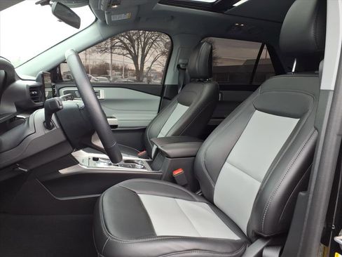 Certified 2024 Ford Explorer XLT w/ Equipment Group 202A image 18