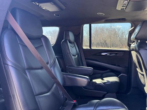 Used 2017 Cadillac Escalade ESV Platinum image 20