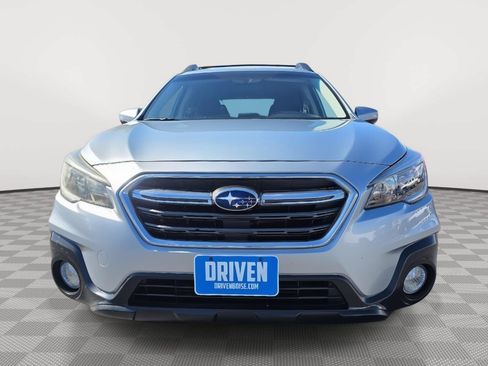 Used 2018 Subaru Outback 2.5i Premium AWD/4WD image 2