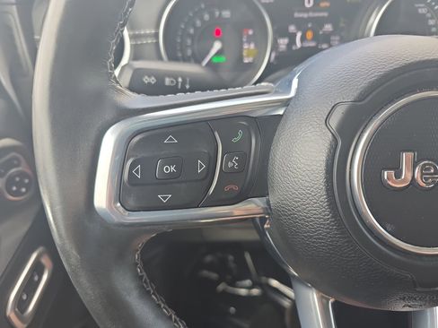 Used 2022 Jeep Wrangler Unlimited Sahara w/ Cold Weather Group AWD/4WD image 16