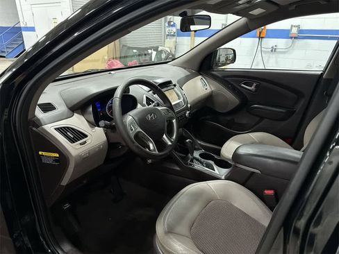 Used 2011 Hyundai Tucson GLS w/ Navigation Pkg 2 image 28