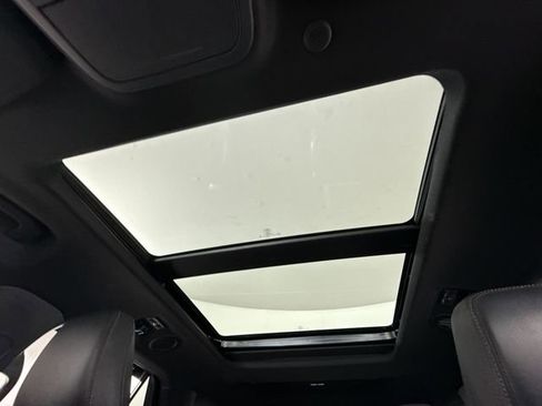 Used 2025 Ford Explorer ST image 31