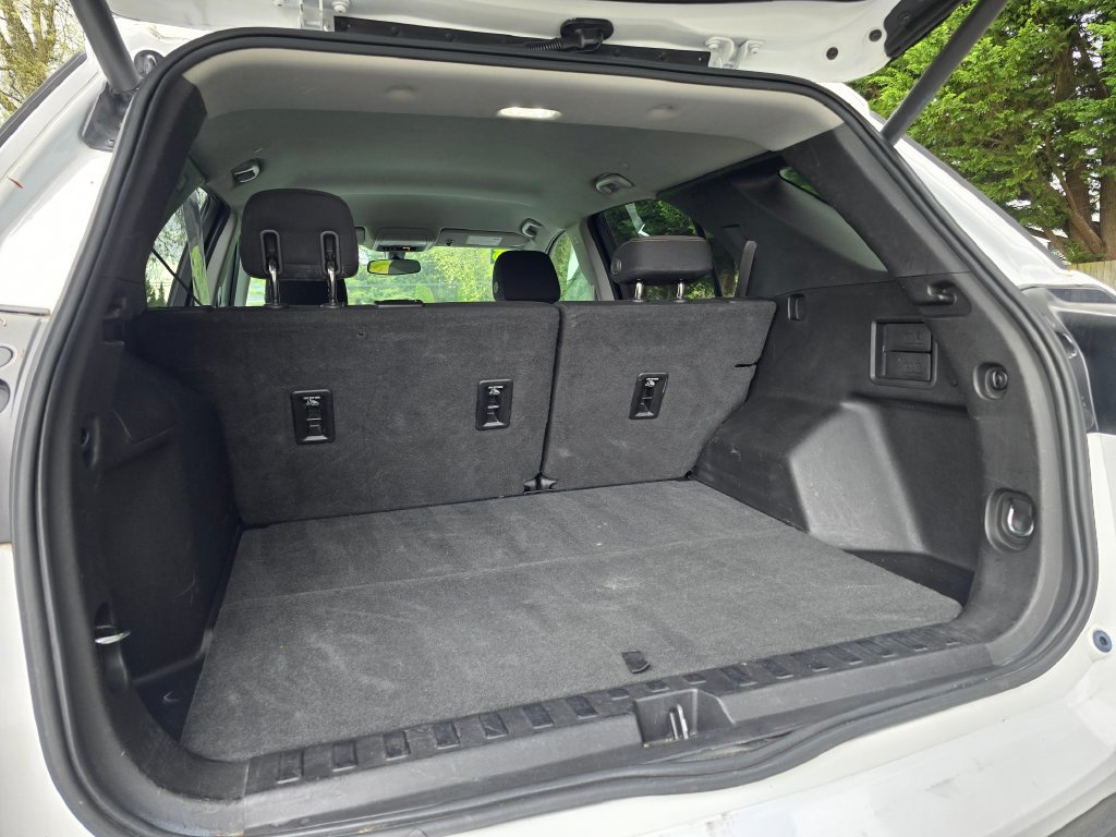Used 2018 Chevrolet Equinox LT FWD image 16