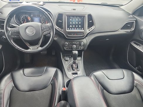 Used 2020 Jeep Cherokee Trailhawk w/ Cold Weather Group image 5