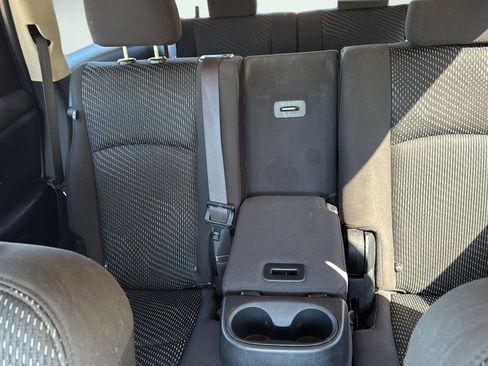 Used 2017 Dodge Journey SE w/ Flexible Seating Group FWD image 18