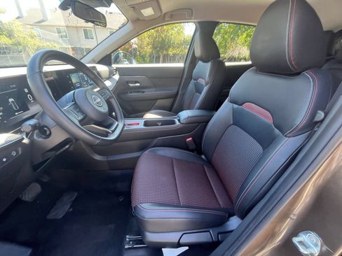 Used 2026 Nissan Kicks SR FWD image 25