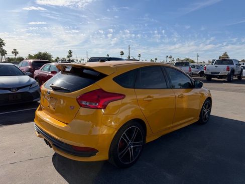 Used 2015 Ford Focus ST w/ Equipment Group 401A FWD image 11