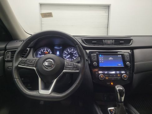 Used 2017 Nissan Rogue SV w/ SV Premium Package FWD image 22