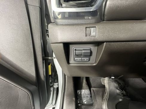 Used 2024 GMC Canyon Elevation w/ Trailering Package RWD image 18