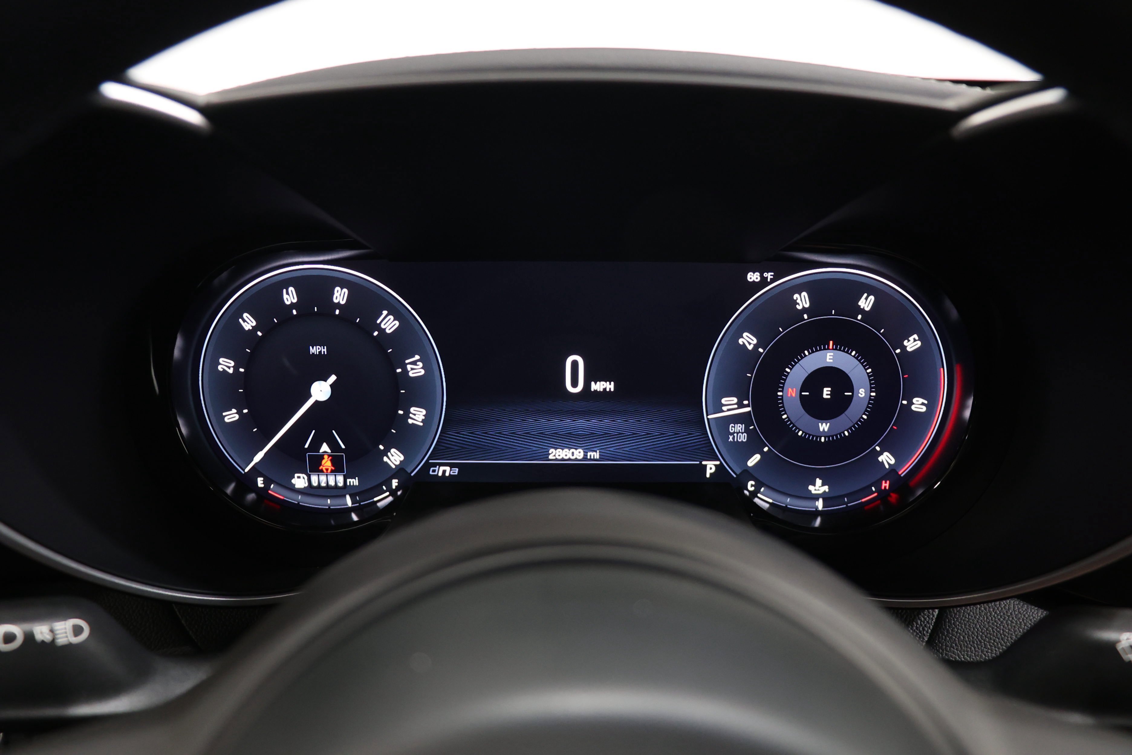 Certified 2024 Alfa Romeo Giulia Veloce AWD/4WD image 22