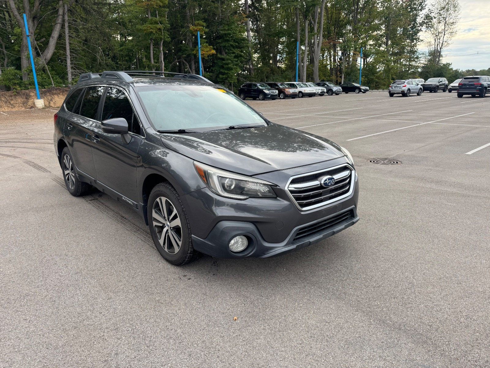 Used 2019 Subaru Outback 3.6R Limited w/ Popular Package #2 AWD/4WD image 3