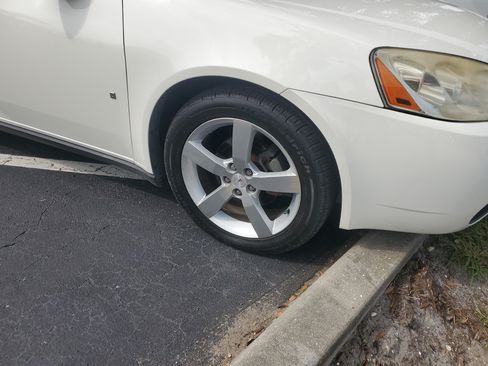 Used 2007 Pontiac G6 GT w/ Sport Package FWD image 2