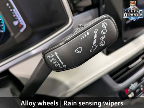 Used 2025 Volkswagen Taos SEL AWD/4WD image 23