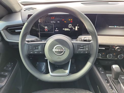 Certified 2025 Nissan Kicks SV FWD image 22