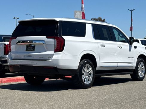Used 2023 GMC Yukon XL SLT AWD/4WD image 5