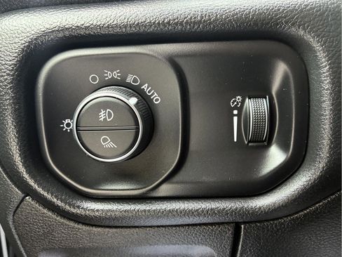 Used 2022 RAM 1500 Big Horn AWD/4WD image 18