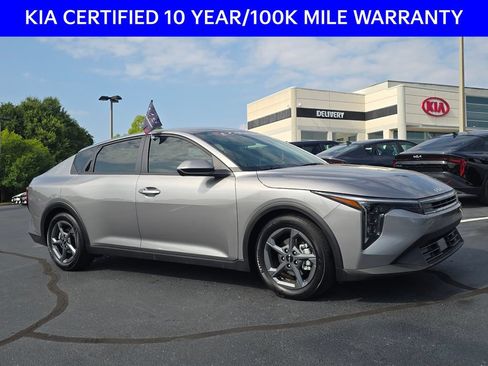 Certified 2026 Kia K4 FWD image 1