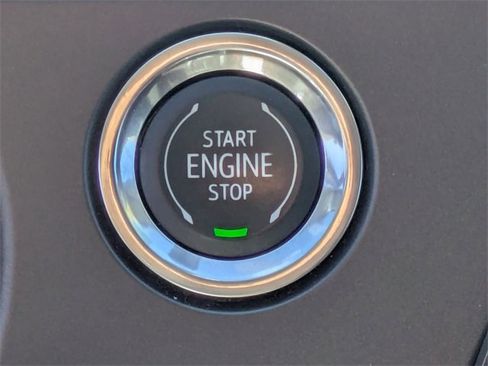 Used 2020 Chevrolet Blazer LT image 28