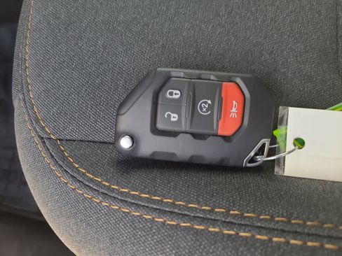 New 2026 Jeep Gladiator Sport image 28