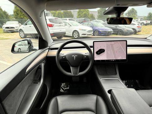 Used 2023 Tesla Model Y Long Range AWD/4WD image 25